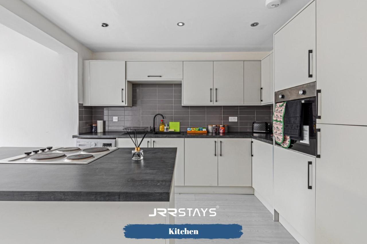 Tipton 3 Bedroom House Garden Sleeps 7 - Jrr Stays Coseley Exterior photo