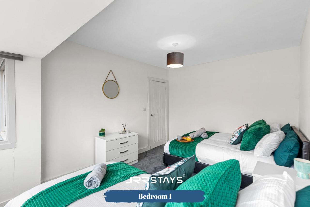 Tipton 3 Bedroom House Garden Sleeps 7 - Jrr Stays Coseley Exterior photo