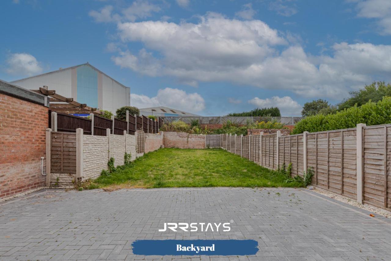 Tipton 3 Bedroom House Garden Sleeps 7 - Jrr Stays Coseley Exterior photo